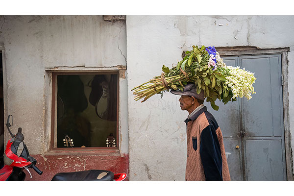 John Mumford - 1-800-Flowers