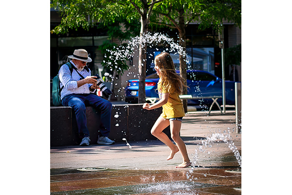 2 BI C Linda Marcum - Smiles in Droplets 2 BI C Linda Marcum - Smiles in Droplets